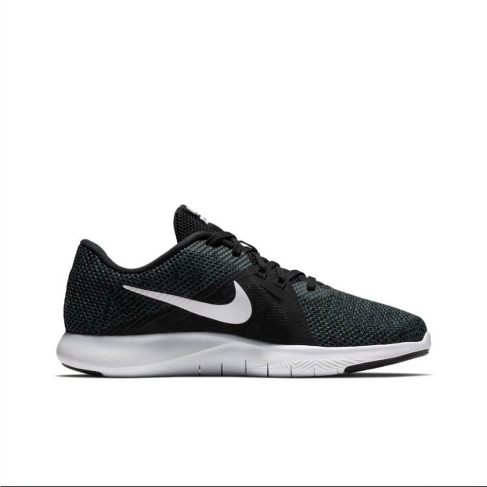 NWT 🖤🤍 Nike WIDE Womens Flex Trainer Black and Silver Sneakers, Size 8.5 WIDE
